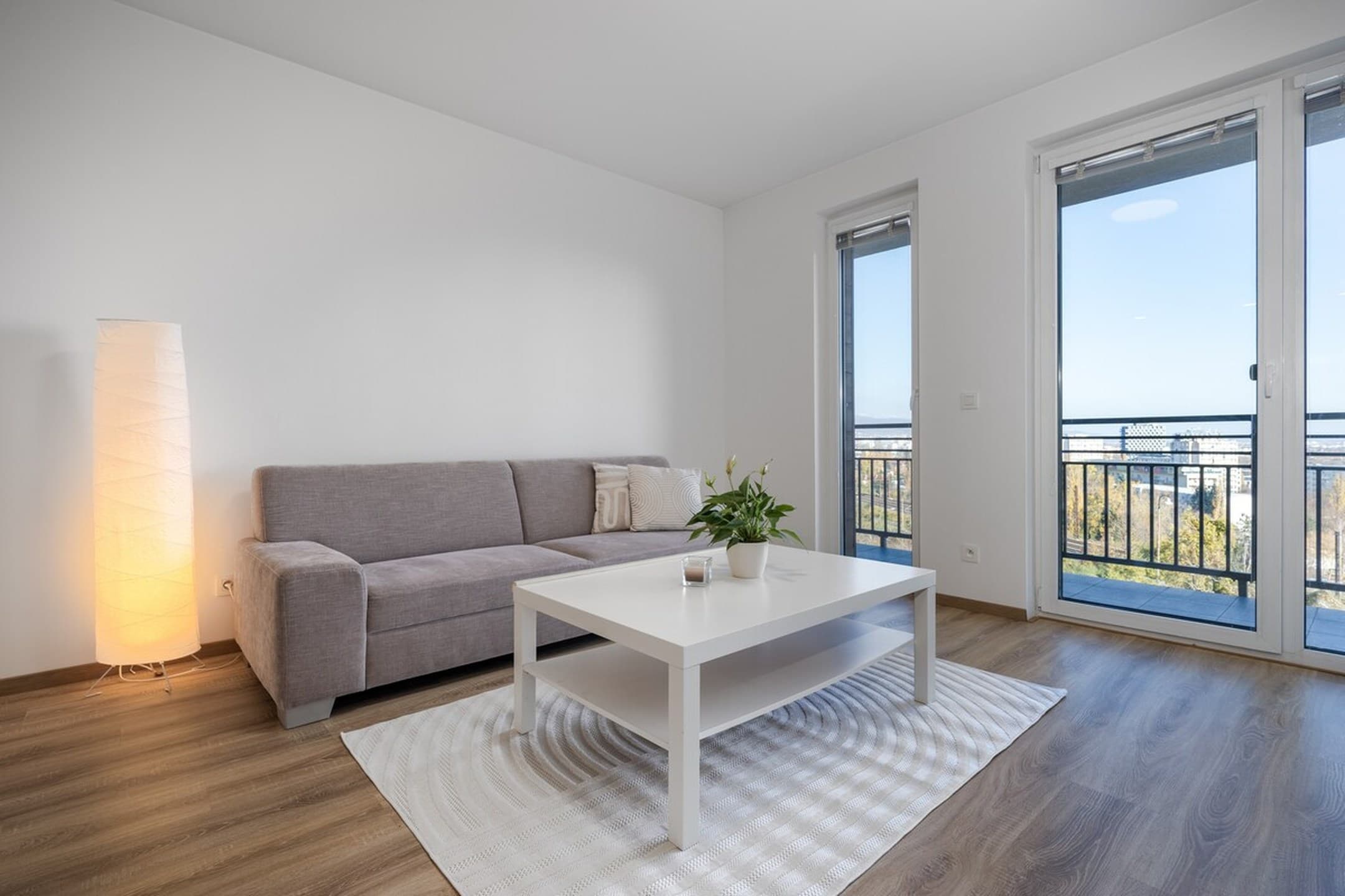 Bratislava SkylineView • Modern Apt • Free Parking 5