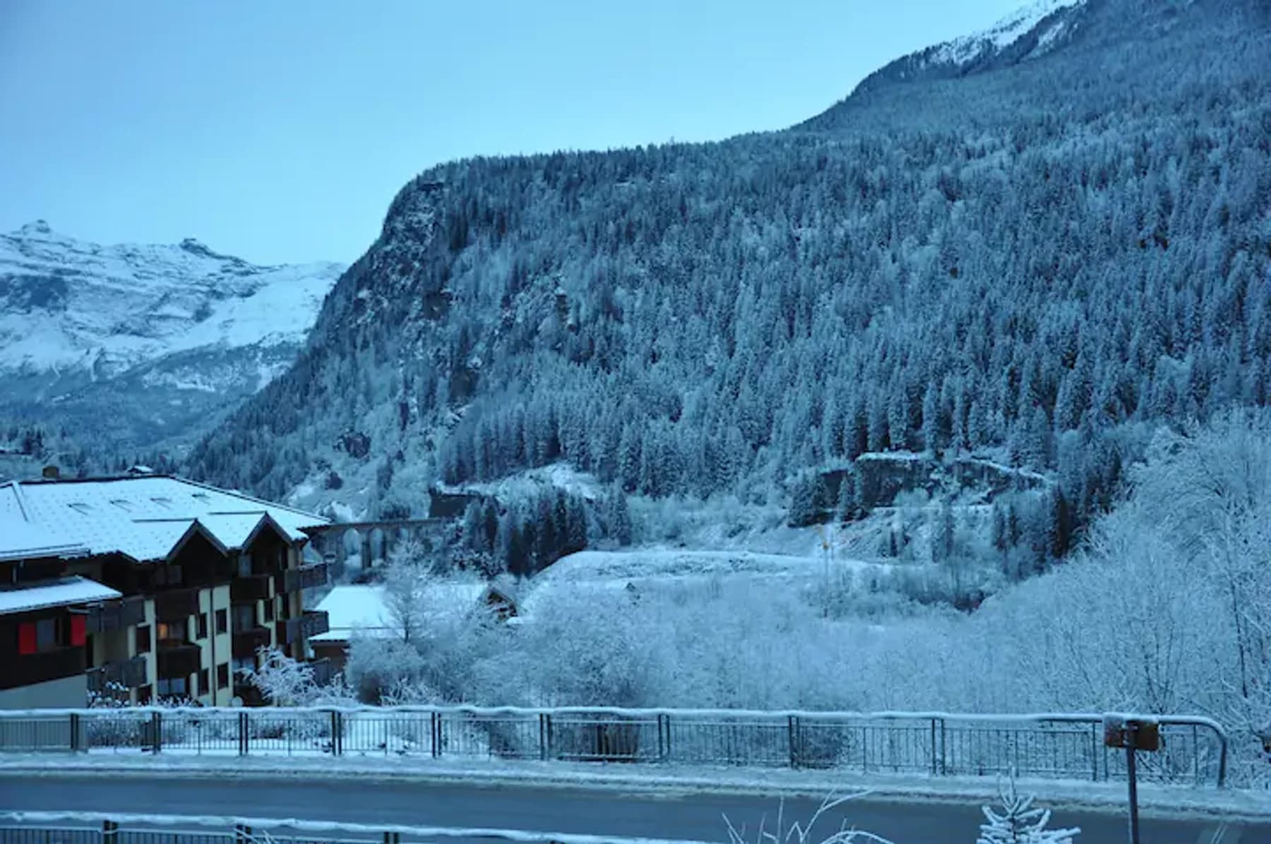 Studio with view, 100m to slopes and near Chamonix 3