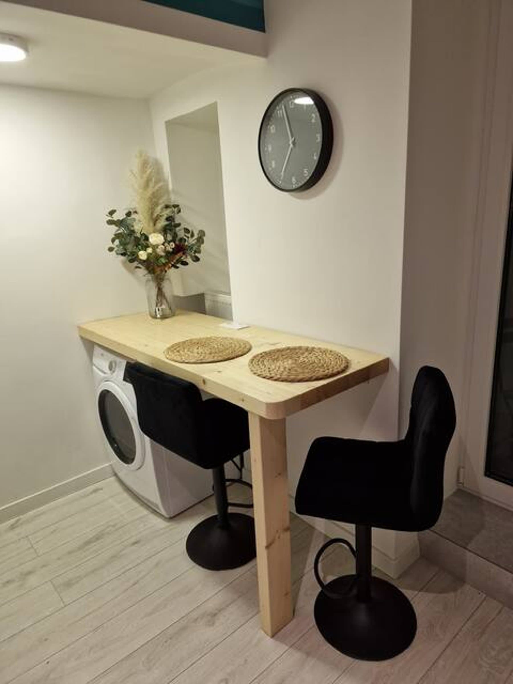 Urban Chic Living - Bratislava Old Town, Walk Everywhere One-Bedroom Apartment 3