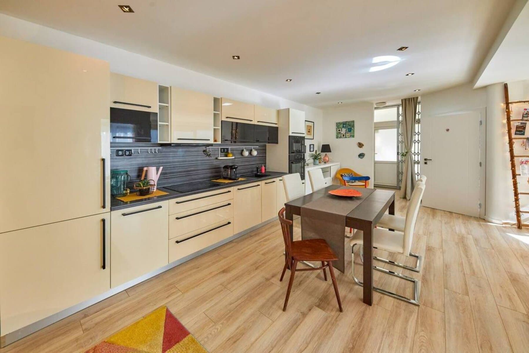 Castle View Luxe, Stylish Apartment, top location 4