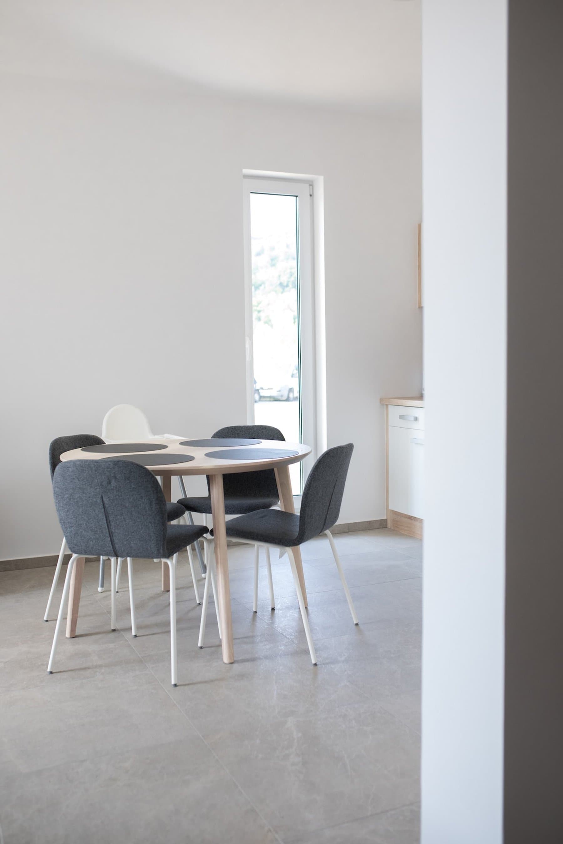 Central Prešov Apt • Parking • Quiet & Bright 4