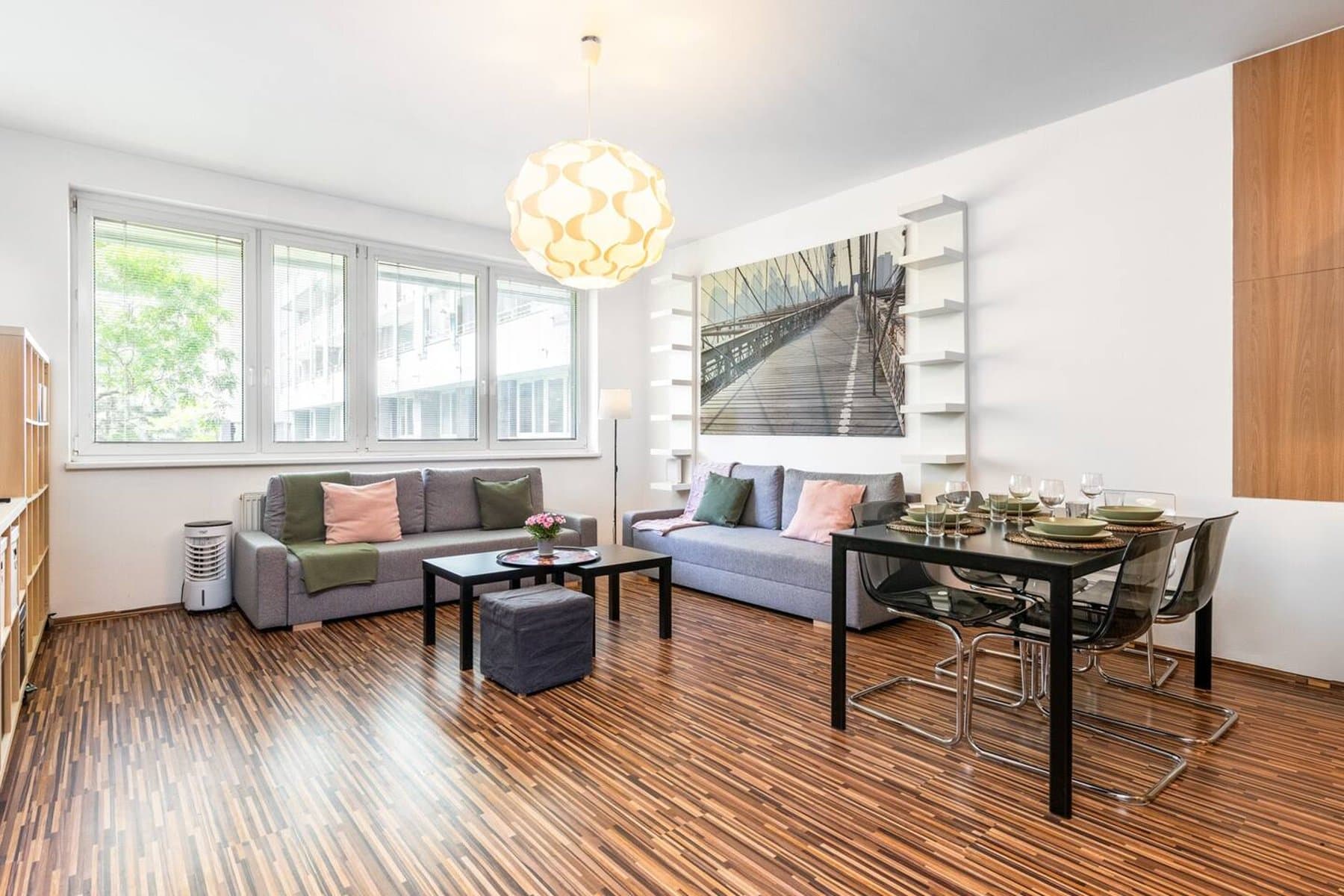Mestský únik • Apartmán pri jazere s vlastným parkovaním