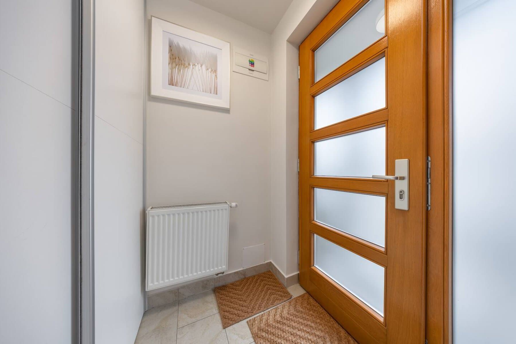 Cosy Apartment & Near Downtown | Free Parking 4
