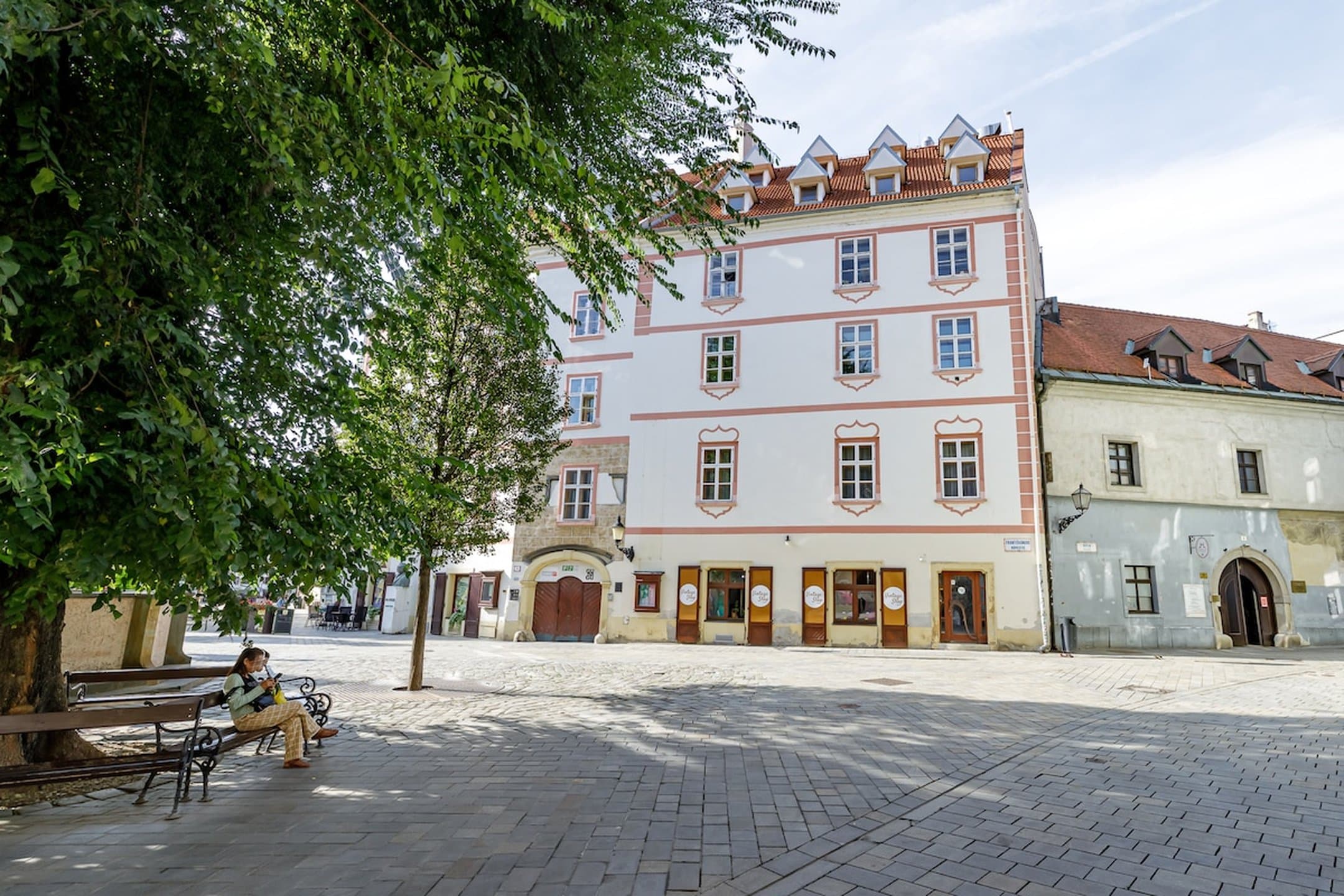 Main Square Luxe Apt | Bratislava Old Town 5