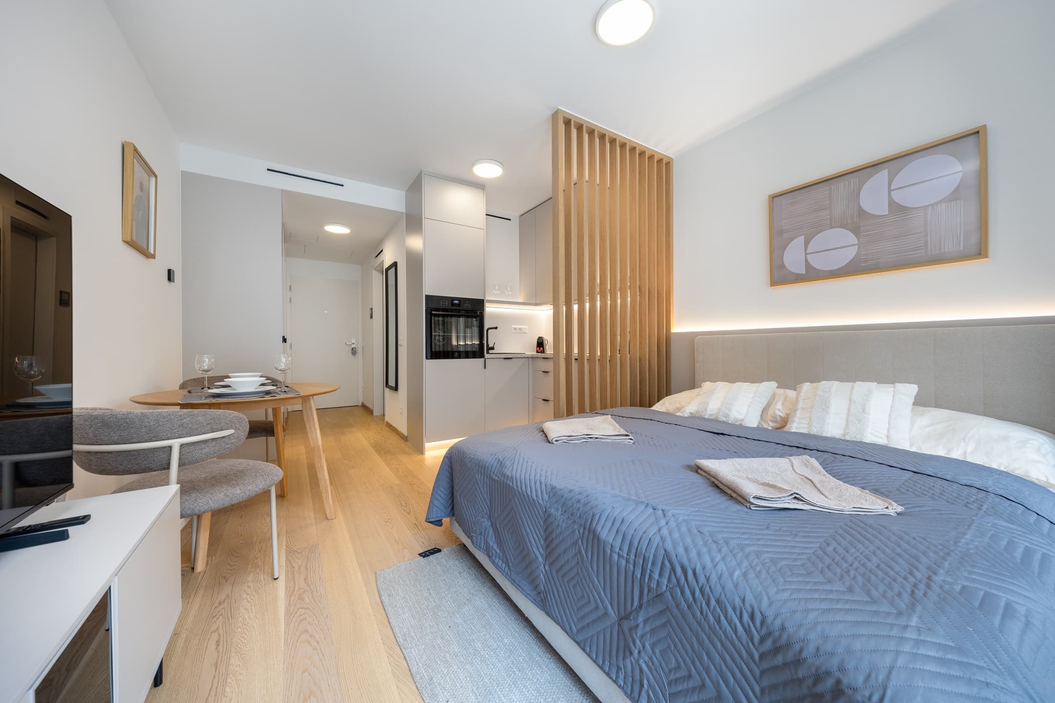 Lux Studio Vydrica | Balcony | Castle & Danube