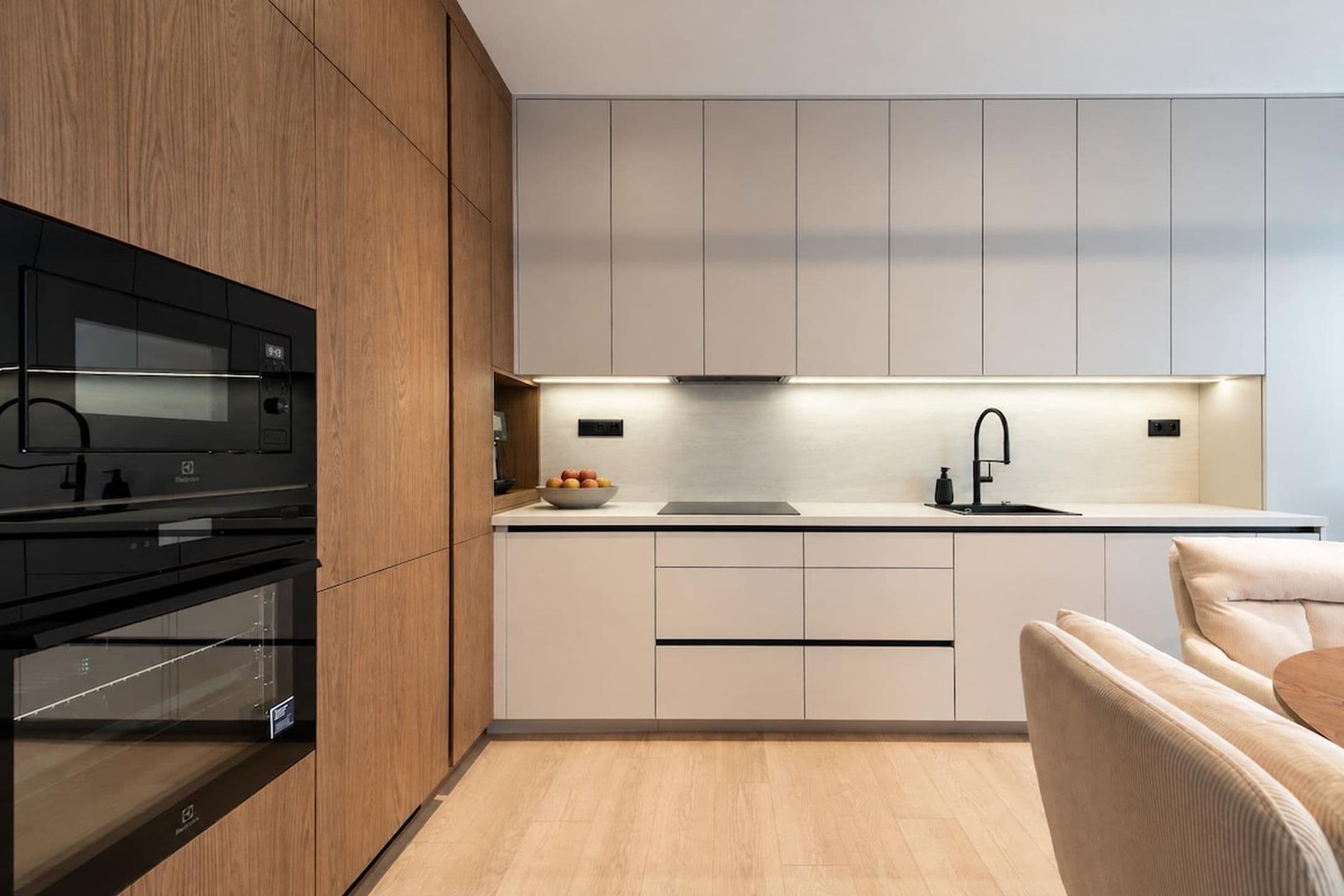 Premium Stay Near Novum & Downtown | Free Parking 4
