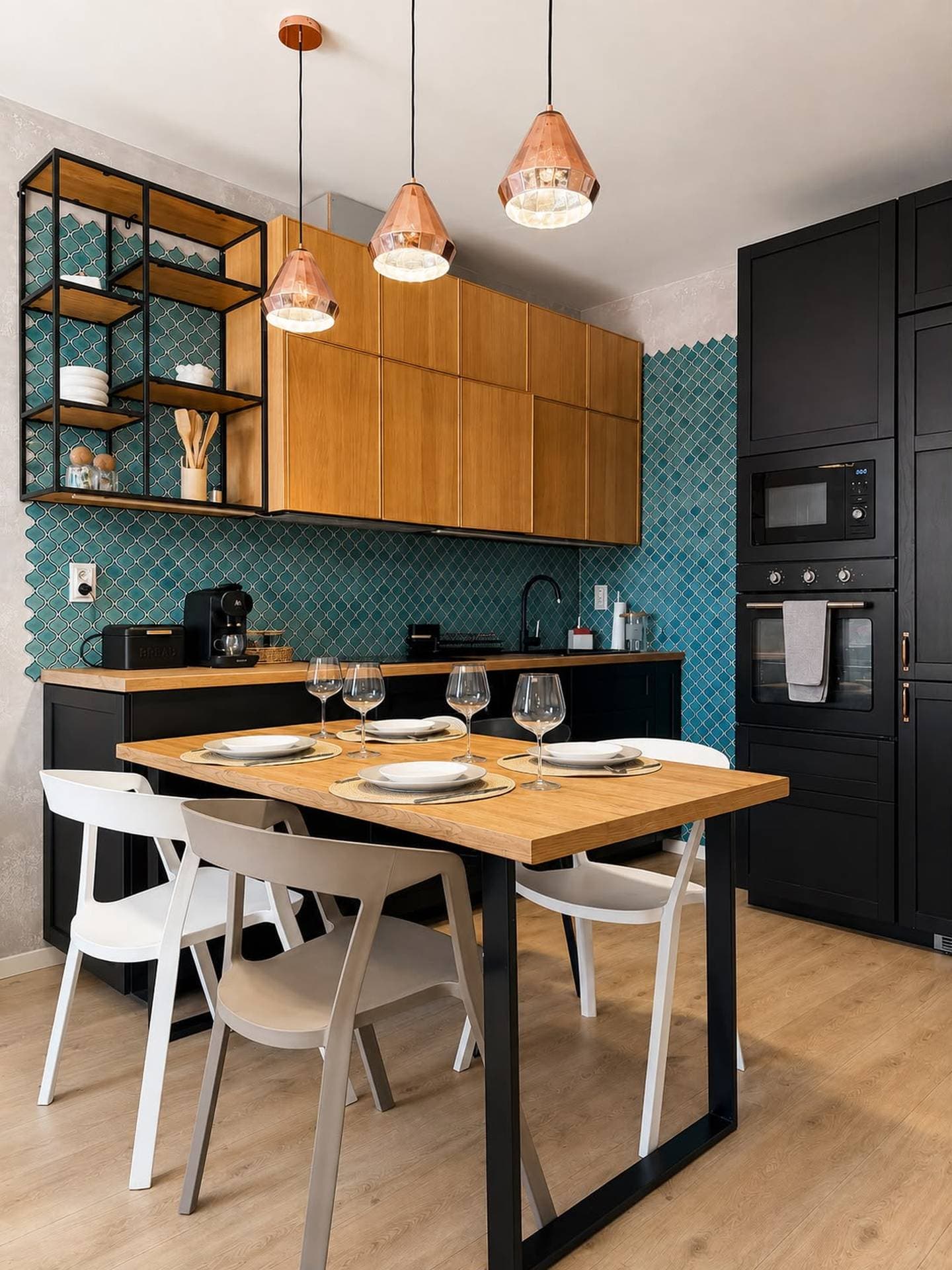 Designer Central Apartment |Terrace, View, Parking 5