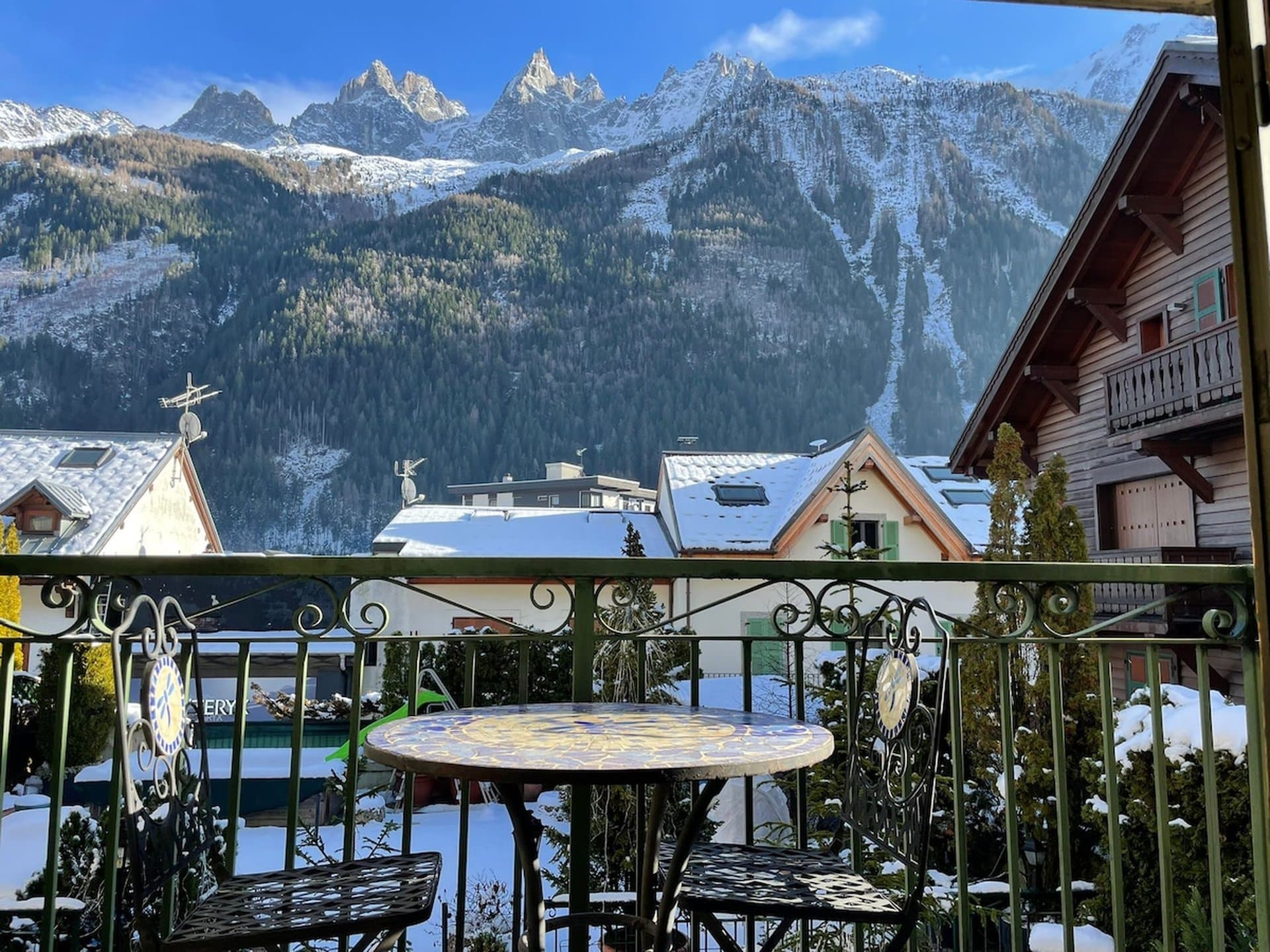 Downtown Chamonix Studio • Stunning Mountain View 2