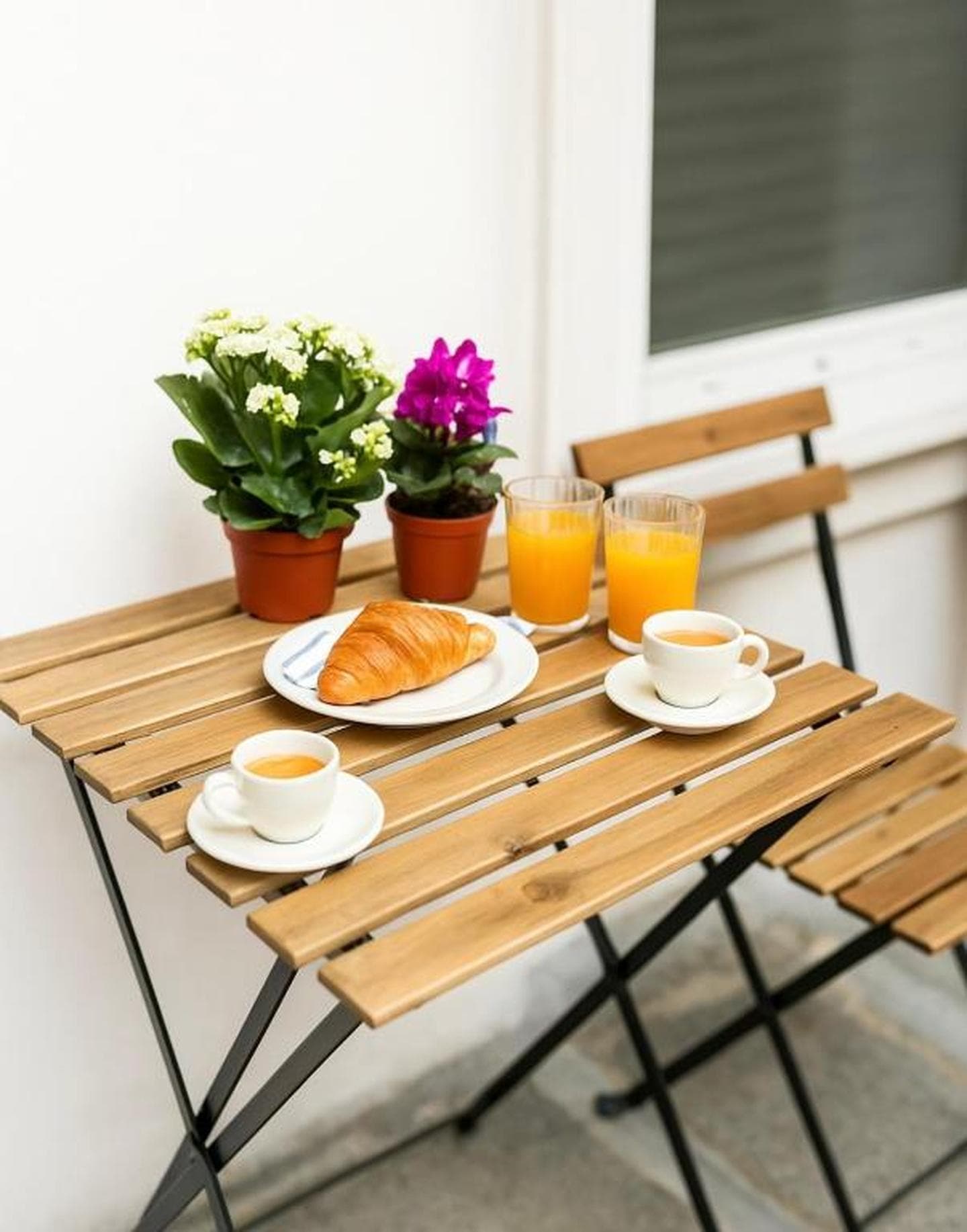 Old Town Apartment with Private Garden & PS4 5