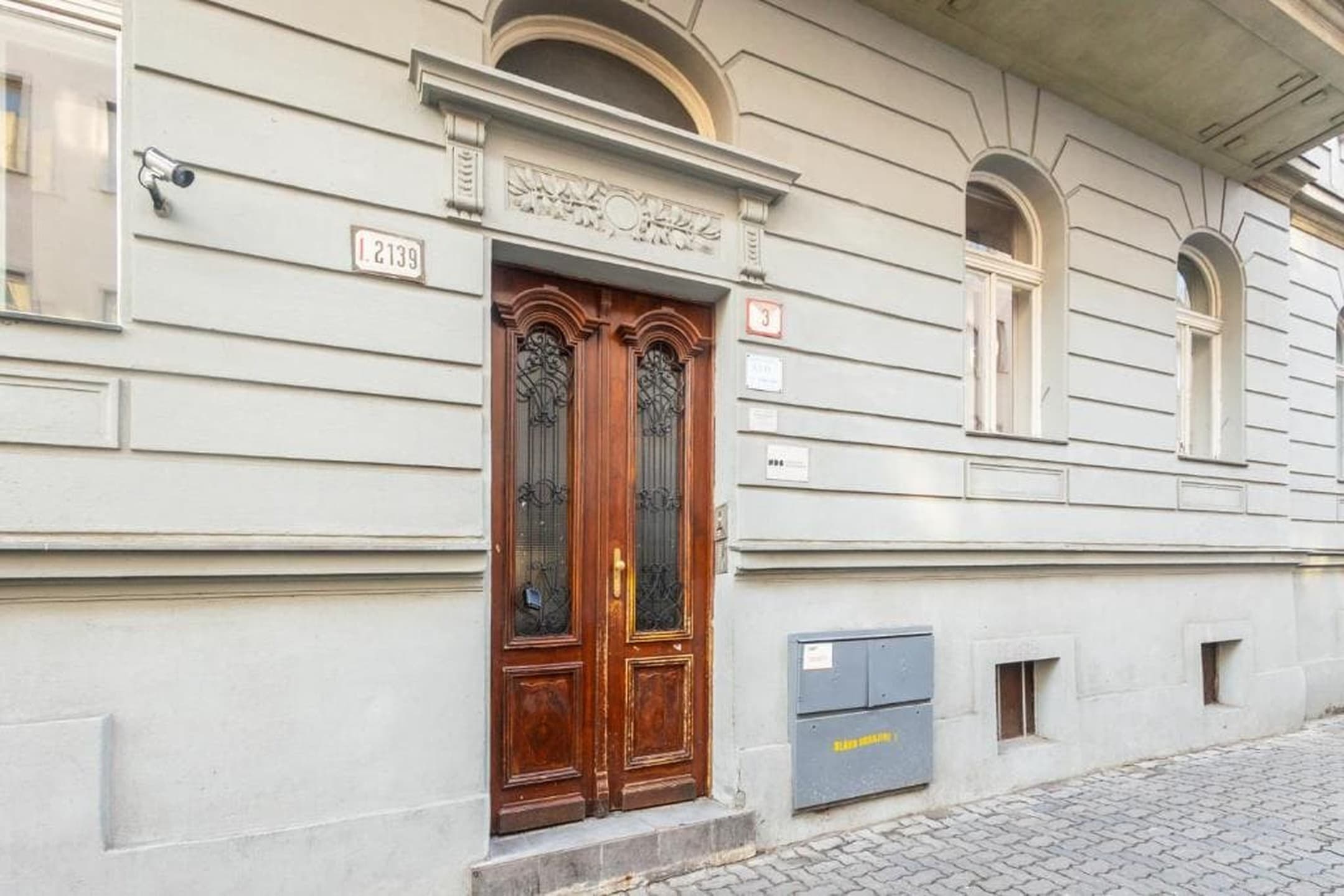 Old Town Apartment with Private Garden & PS4 4