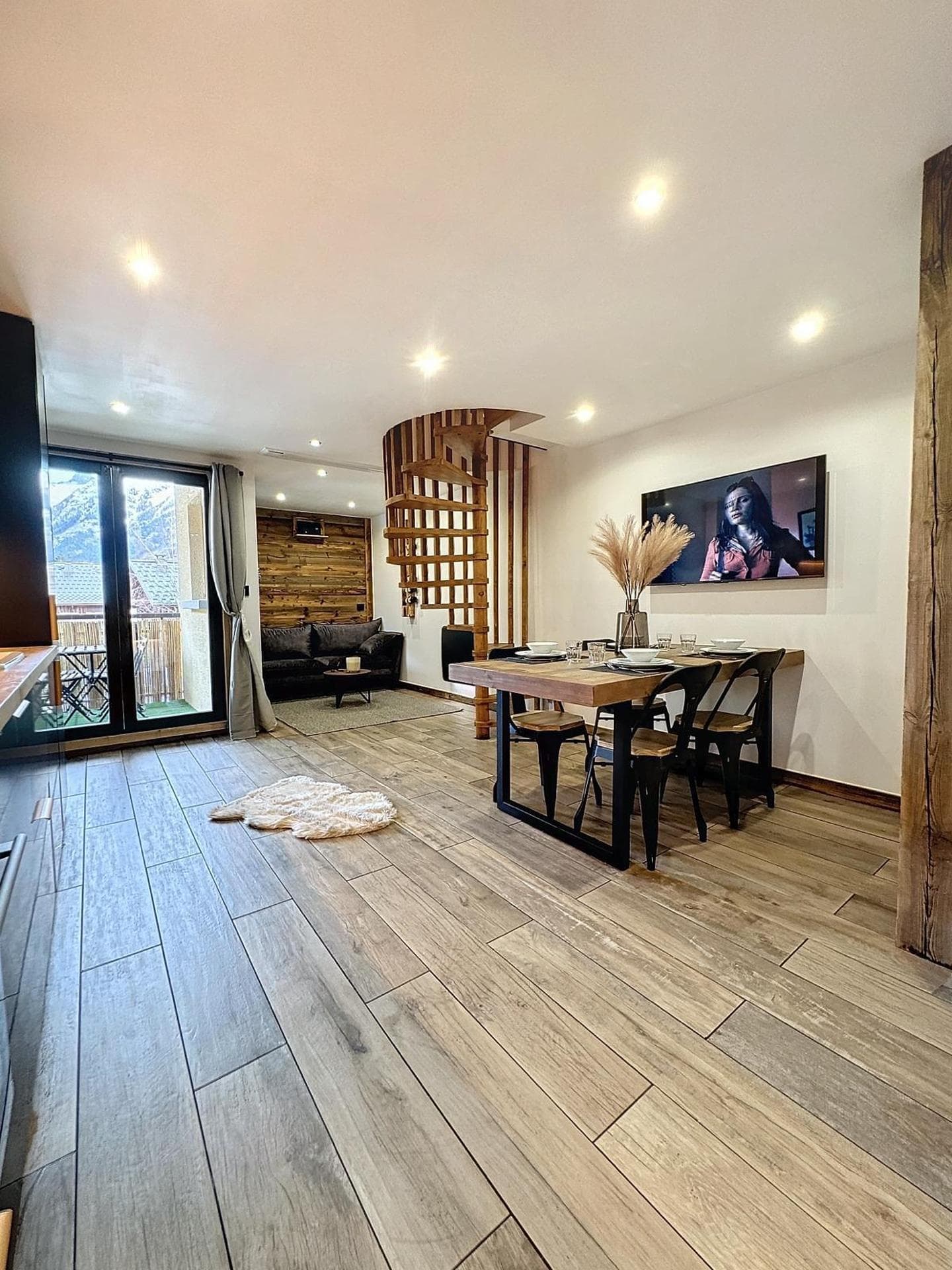 Modern 2BR Apt • Mountain Views & Private Parking 3