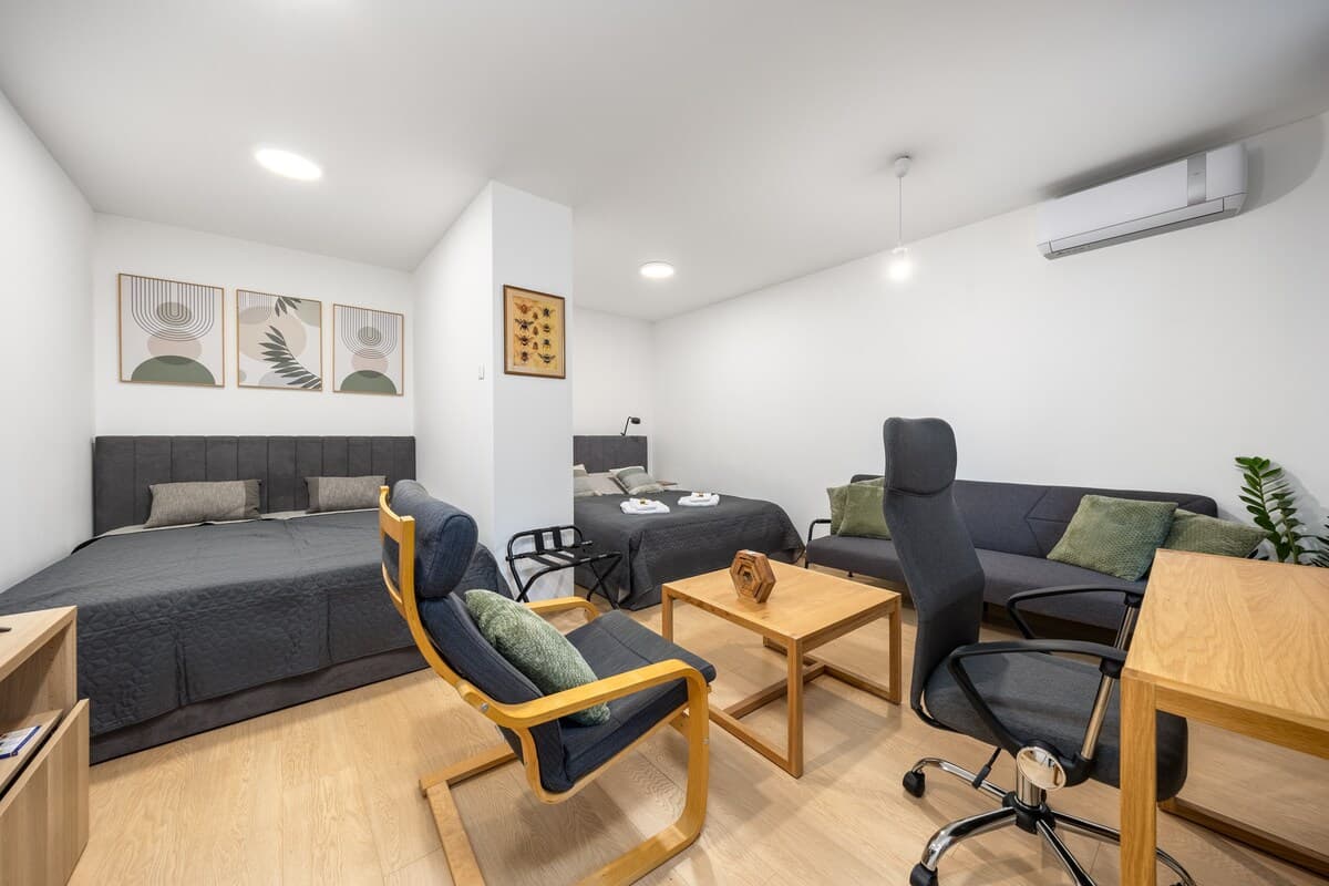 The Hive Apartment | Hviezdoslav Square 3